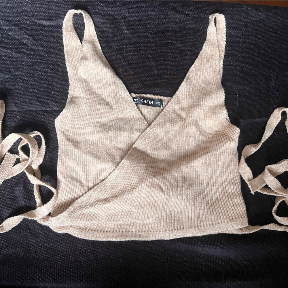 SHEIN Wrap Crop Top